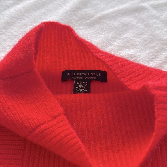 Saks Fifth Avenue Cashmere Funnel Neck Sweater, Sz M - Picture 3 of 7